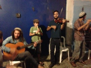 Indie busker band playing the songs of Shlomo Carlebach...
